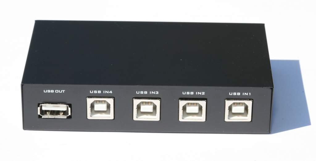 USB SWITCH PUSH BUTTON MANUAL ABCD 1A-4B Black